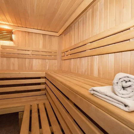 Lotusblume - 5 Sterne Ferienunterkunft Mit Moeblierter Terrasse Am Krakower Appartement Krakow am See