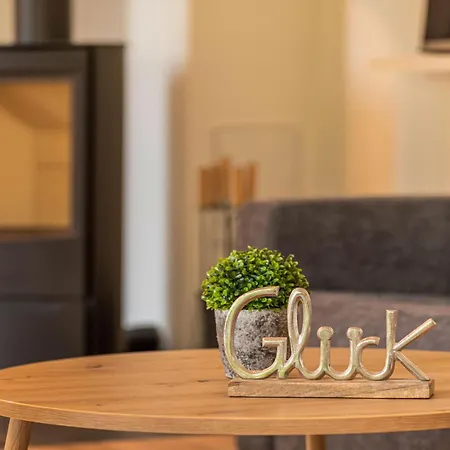 Appartement Lotusblume - 5 Sterne Ferienunterkunft Mit Moeblierter Terrasse Am Krakower