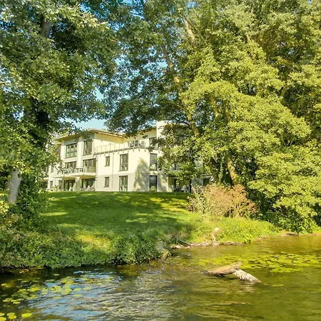 Lotusblume - 5 Sterne Ferienunterkunft Mit Moeblierter Terrasse Am Krakower Appartement Krakow am See