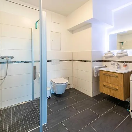 Lotusblume - 5 Sterne Ferienunterkunft Mit Moeblierter Terrasse Am Krakower Krakow am See