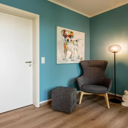 Lotusblume - 5 Sterne Ferienunterkunft Mit Moeblierter Terrasse Am Krakower