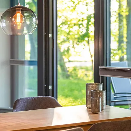 Lotusblume - 5 Sterne Ferienunterkunft Mit Moeblierter Terrasse Am Krakower Krakow am See