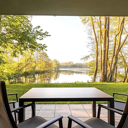 Appartement Lotusblume - 5 Sterne Ferienunterkunft Mit Moeblierter Terrasse Am Krakower *